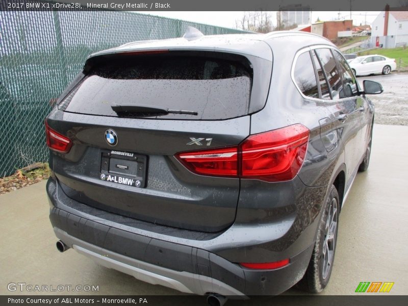 Mineral Grey Metallic / Black 2017 BMW X1 xDrive28i