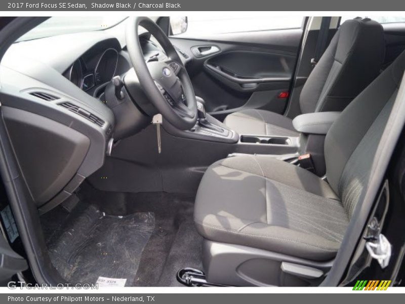 Shadow Black / Charcoal Black 2017 Ford Focus SE Sedan