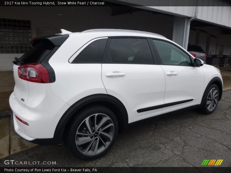 Snow White Pearl / Charcoal 2017 Kia Niro Touring Hybrid