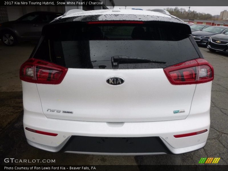 Snow White Pearl / Charcoal 2017 Kia Niro Touring Hybrid