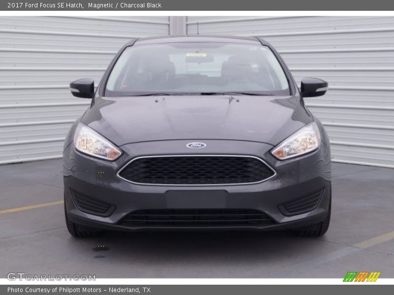 Magnetic / Charcoal Black 2017 Ford Focus SE Hatch