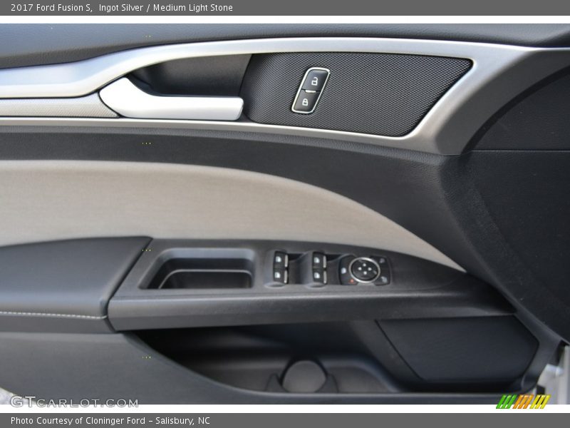 Ingot Silver / Medium Light Stone 2017 Ford Fusion S