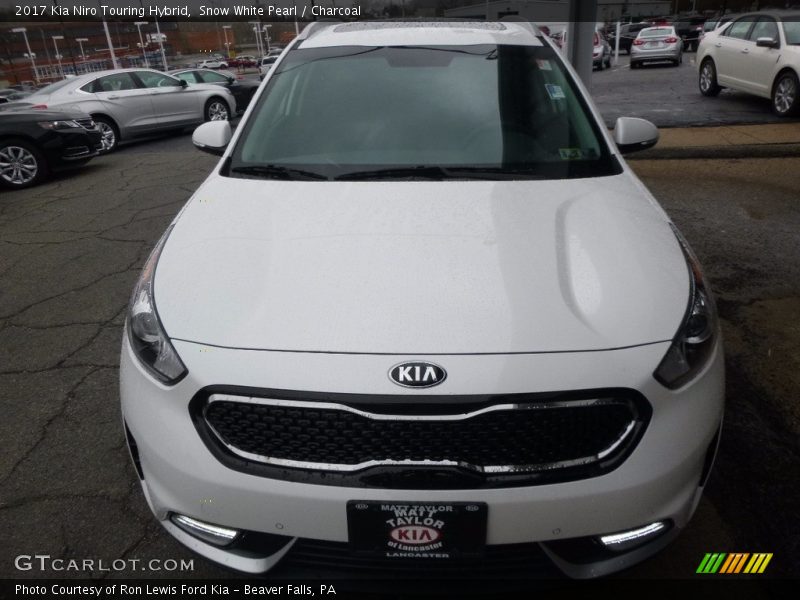 Snow White Pearl / Charcoal 2017 Kia Niro Touring Hybrid