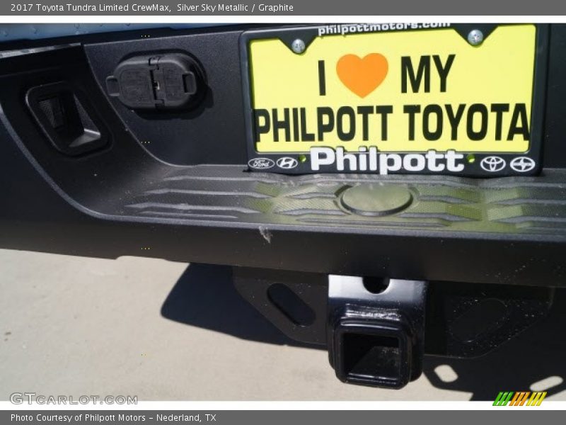 Silver Sky Metallic / Graphite 2017 Toyota Tundra Limited CrewMax