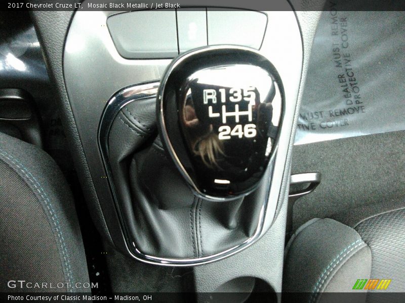 Mosaic Black Metallic / Jet Black 2017 Chevrolet Cruze LT