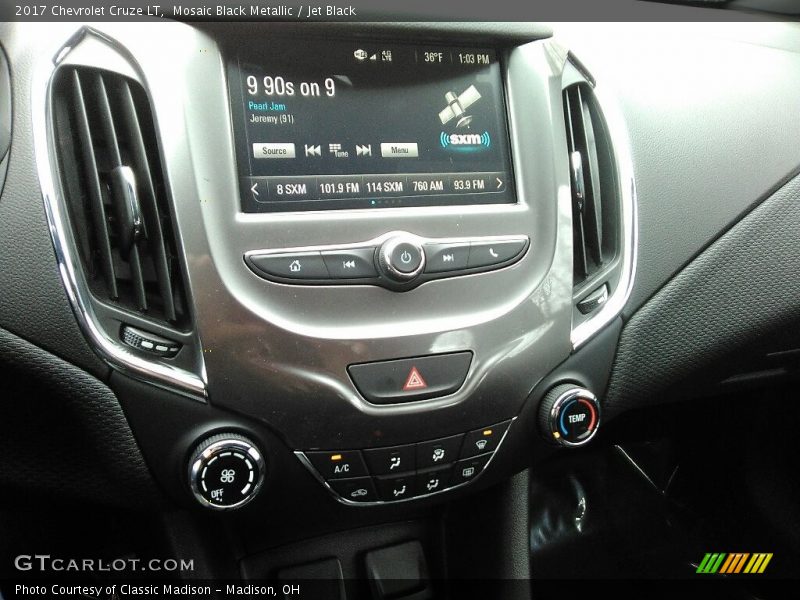 Mosaic Black Metallic / Jet Black 2017 Chevrolet Cruze LT