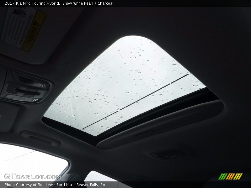 Snow White Pearl / Charcoal 2017 Kia Niro Touring Hybrid