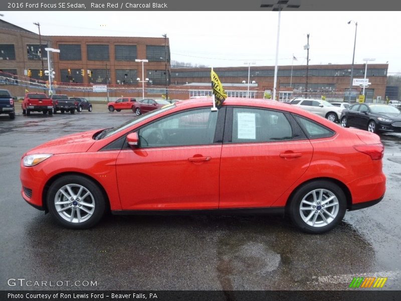 Race Red / Charcoal Black 2016 Ford Focus SE Sedan