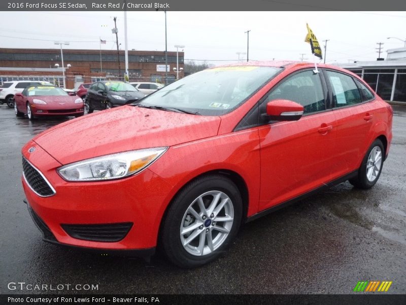 Race Red / Charcoal Black 2016 Ford Focus SE Sedan