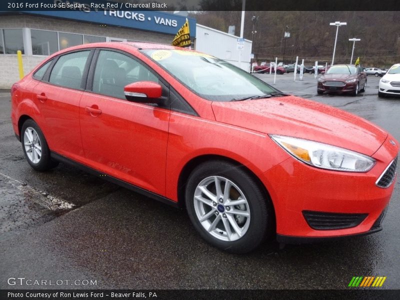 Race Red / Charcoal Black 2016 Ford Focus SE Sedan
