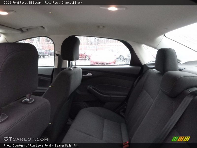 Race Red / Charcoal Black 2016 Ford Focus SE Sedan