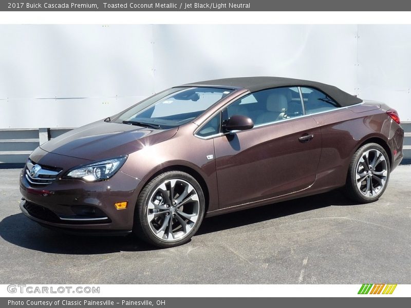 Front 3/4 View of 2017 Cascada Premium