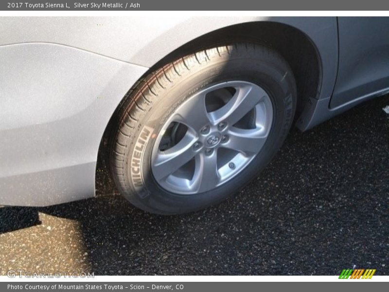Silver Sky Metallic / Ash 2017 Toyota Sienna L