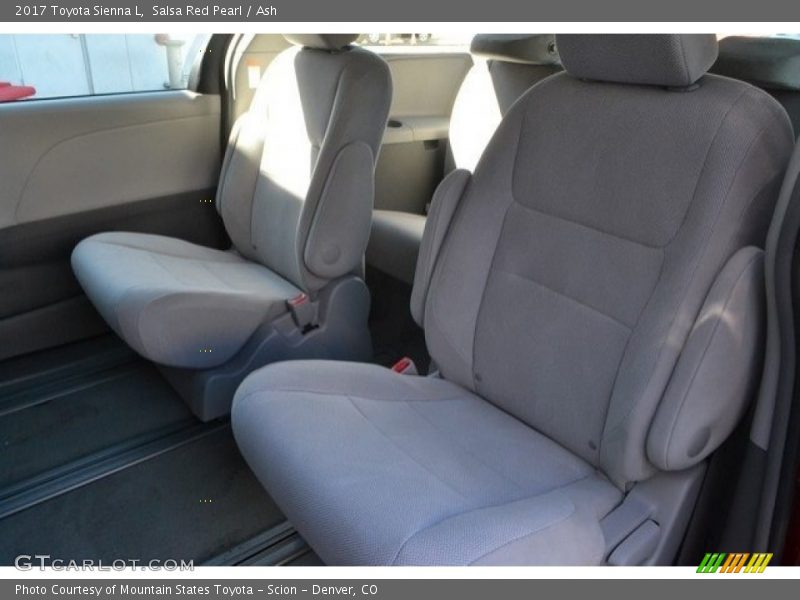 Salsa Red Pearl / Ash 2017 Toyota Sienna L