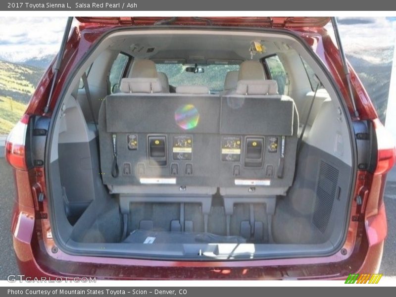 Salsa Red Pearl / Ash 2017 Toyota Sienna L