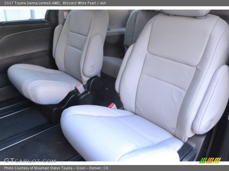 Blizzard White Pearl / Ash 2017 Toyota Sienna Limited AWD
