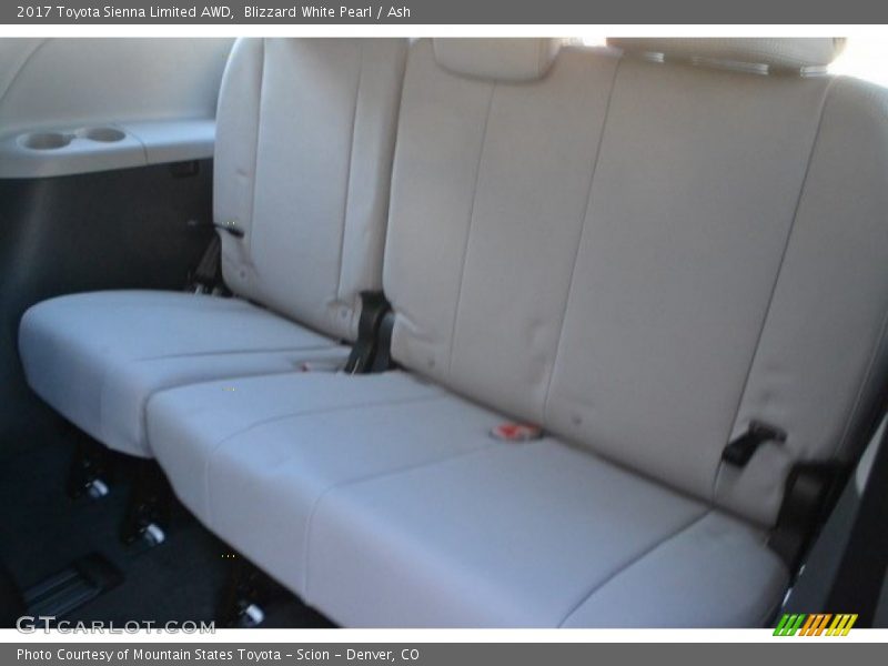 Blizzard White Pearl / Ash 2017 Toyota Sienna Limited AWD