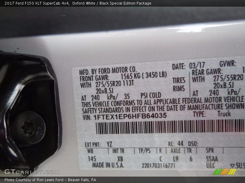 Oxford White / Black Special Edition Package 2017 Ford F150 XLT SuperCab 4x4