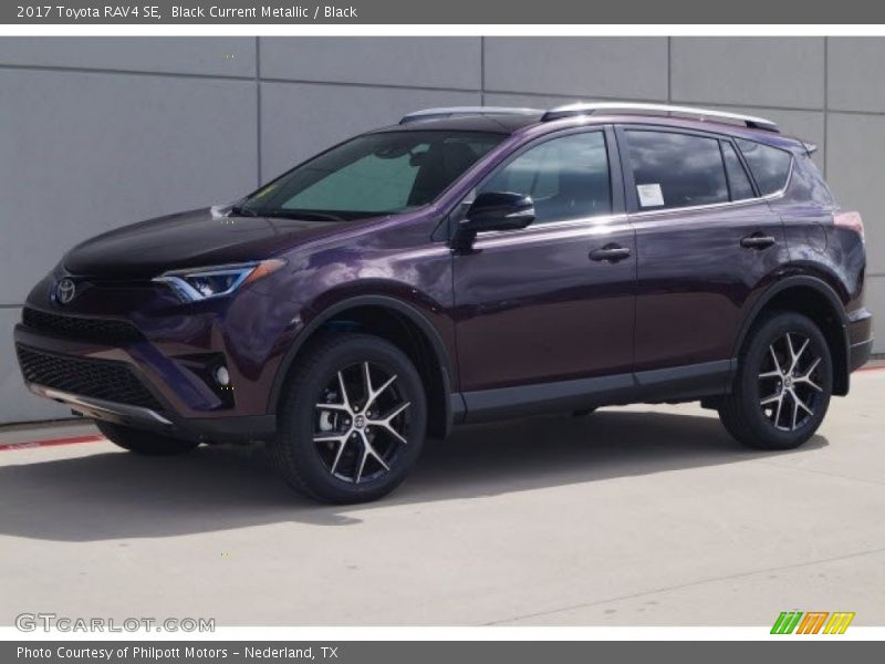 Front 3/4 View of 2017 RAV4 SE