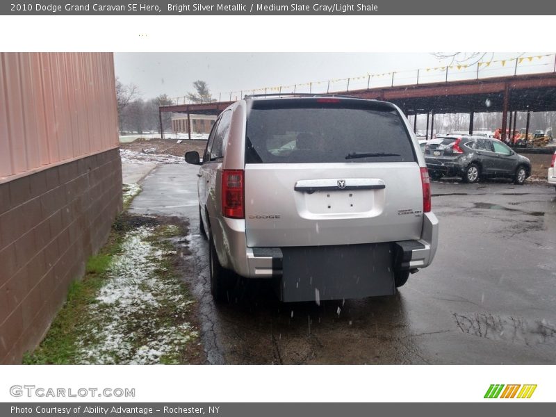 Bright Silver Metallic / Medium Slate Gray/Light Shale 2010 Dodge Grand Caravan SE Hero