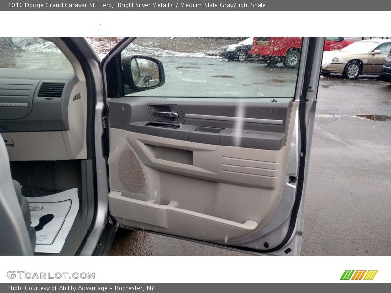 Bright Silver Metallic / Medium Slate Gray/Light Shale 2010 Dodge Grand Caravan SE Hero