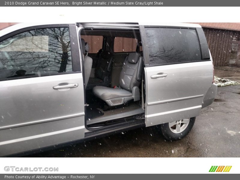Bright Silver Metallic / Medium Slate Gray/Light Shale 2010 Dodge Grand Caravan SE Hero