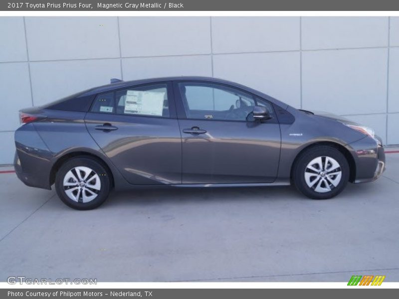 Magnetic Gray Metallic / Black 2017 Toyota Prius Prius Four