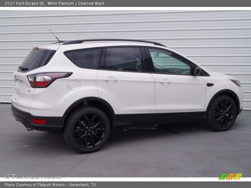 White Platinum / Charcoal Black 2017 Ford Escape SE