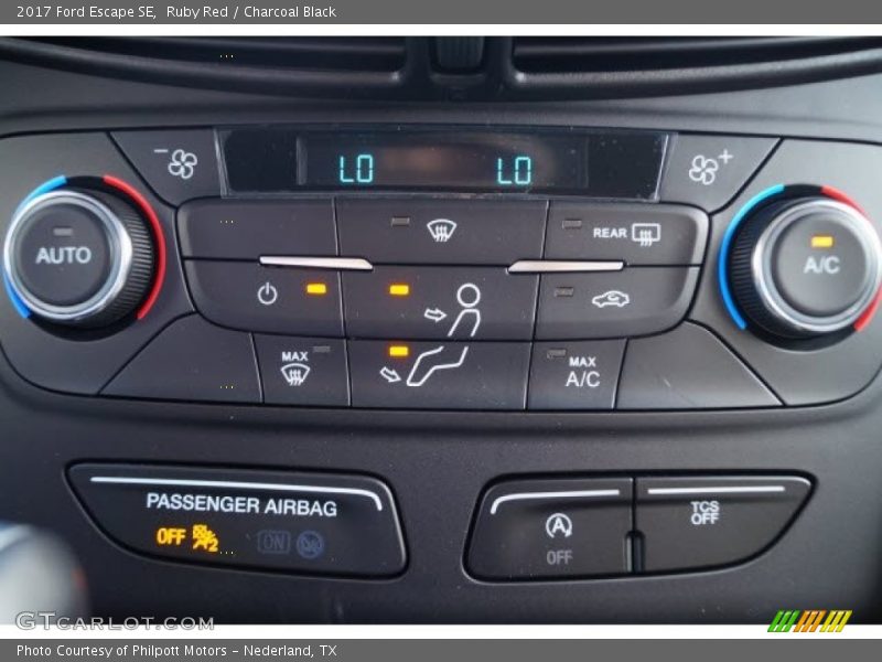 Ruby Red / Charcoal Black 2017 Ford Escape SE