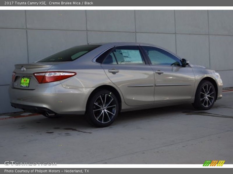 Creme Brulee Mica / Black 2017 Toyota Camry XSE