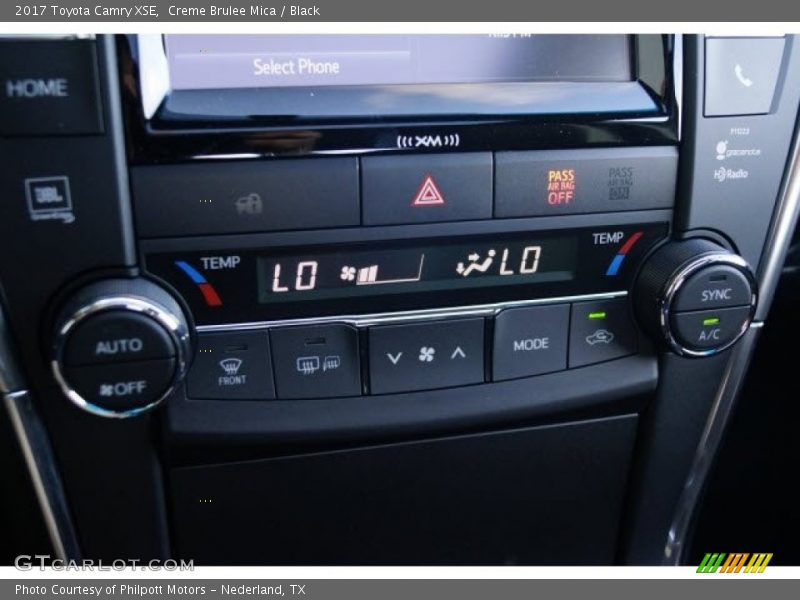 Creme Brulee Mica / Black 2017 Toyota Camry XSE