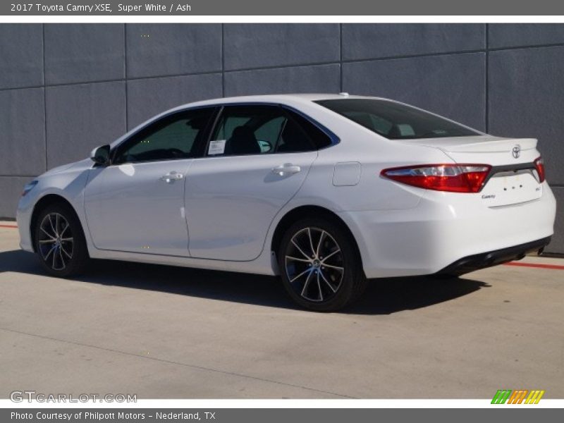 Super White / Ash 2017 Toyota Camry XSE