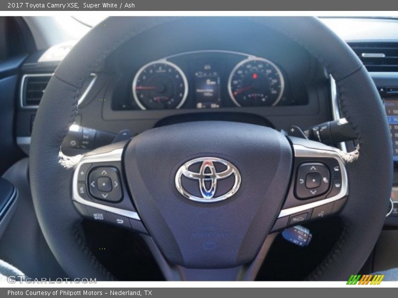 Super White / Ash 2017 Toyota Camry XSE