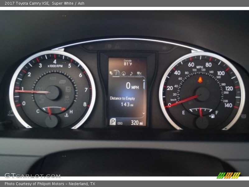 Super White / Ash 2017 Toyota Camry XSE