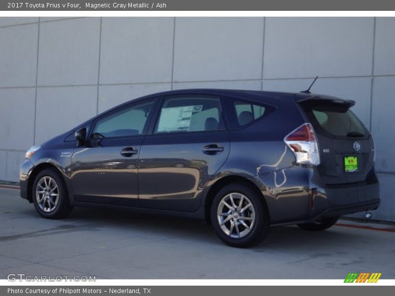 Magnetic Gray Metallic / Ash 2017 Toyota Prius v Four