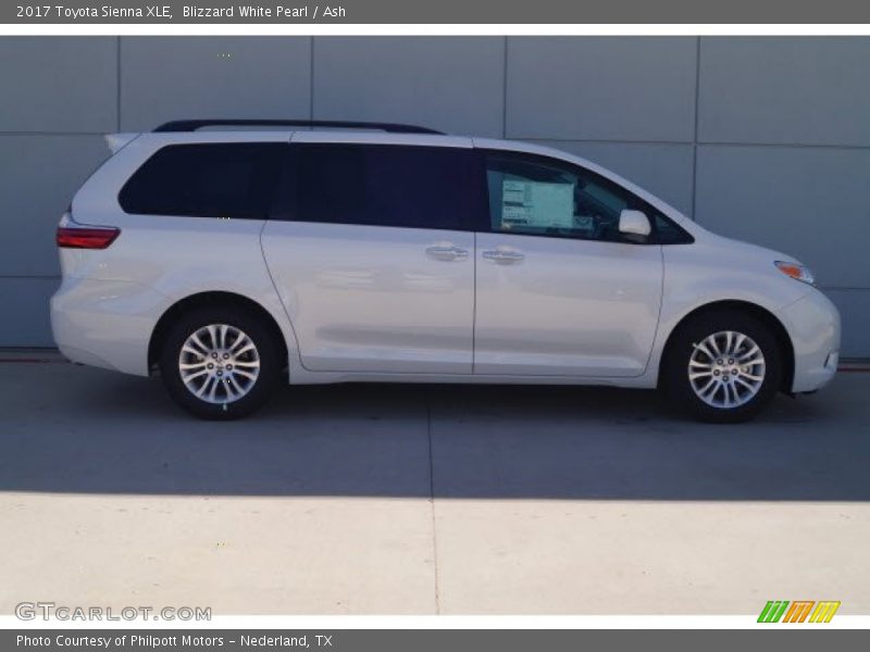 Blizzard White Pearl / Ash 2017 Toyota Sienna XLE