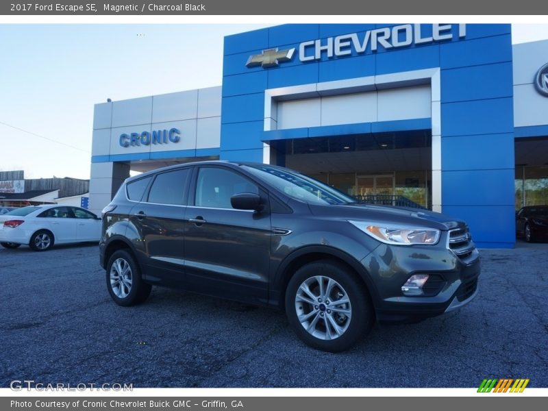 Magnetic / Charcoal Black 2017 Ford Escape SE