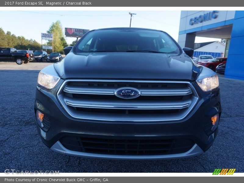 Magnetic / Charcoal Black 2017 Ford Escape SE