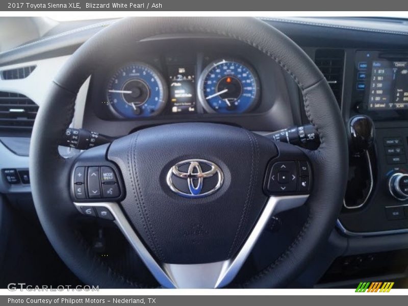 Blizzard White Pearl / Ash 2017 Toyota Sienna XLE