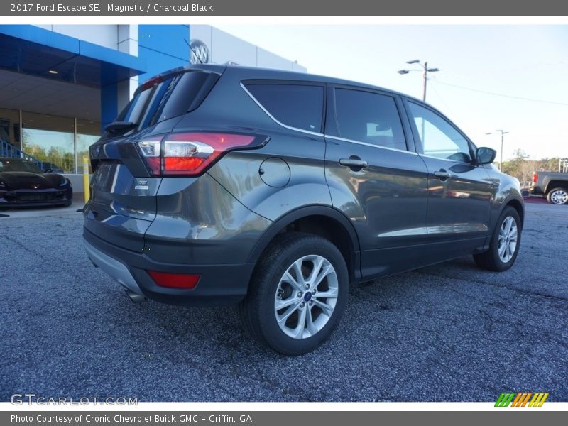 Magnetic / Charcoal Black 2017 Ford Escape SE