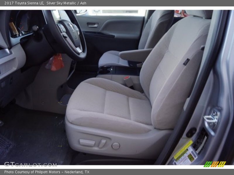 Silver Sky Metallic / Ash 2017 Toyota Sienna LE