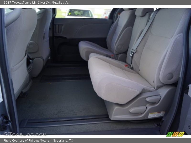 Silver Sky Metallic / Ash 2017 Toyota Sienna LE