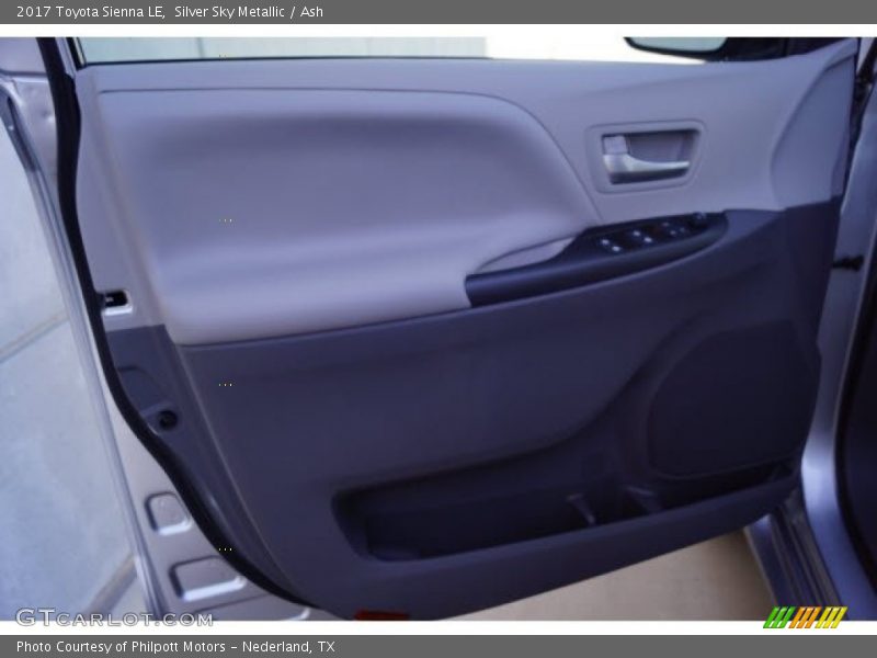 Silver Sky Metallic / Ash 2017 Toyota Sienna LE