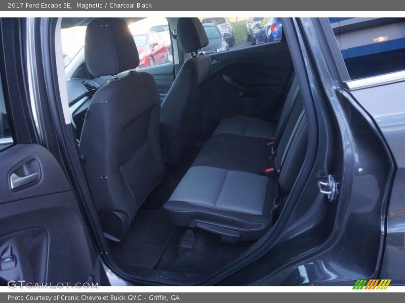 Magnetic / Charcoal Black 2017 Ford Escape SE