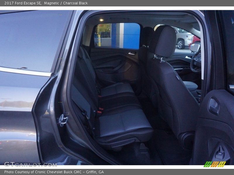 Magnetic / Charcoal Black 2017 Ford Escape SE