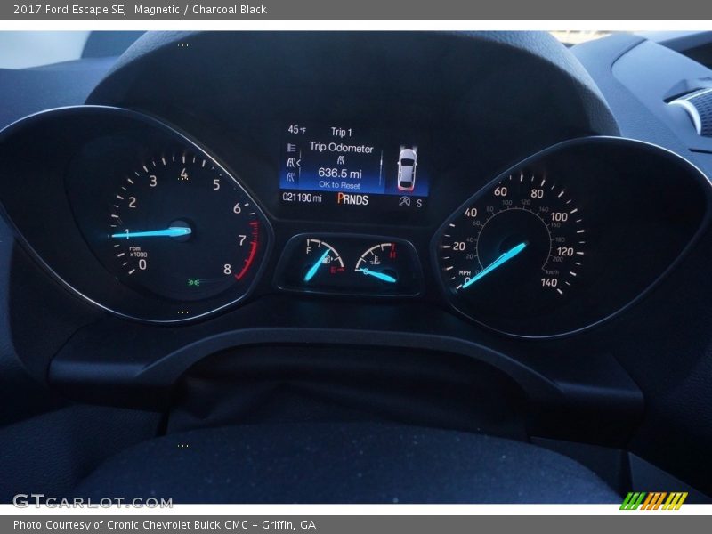 Magnetic / Charcoal Black 2017 Ford Escape SE