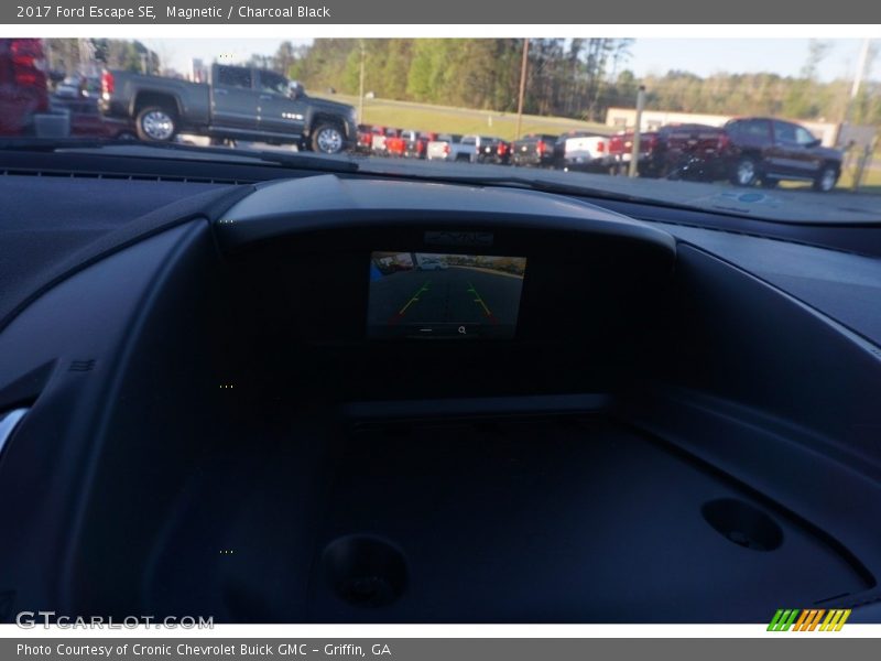Magnetic / Charcoal Black 2017 Ford Escape SE