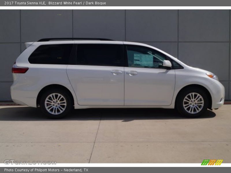 Blizzard White Pearl / Dark Bisque 2017 Toyota Sienna XLE