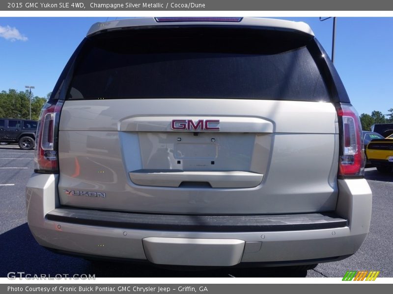 Champagne Silver Metallic / Cocoa/Dune 2015 GMC Yukon SLE 4WD