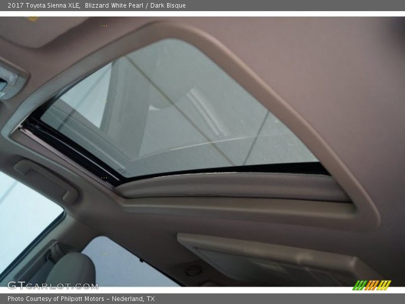 Blizzard White Pearl / Dark Bisque 2017 Toyota Sienna XLE